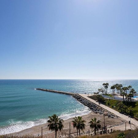 Spacious Beachfront Flat With Sea Views And Private Indoor Parking Benalmádena Buitenkant foto