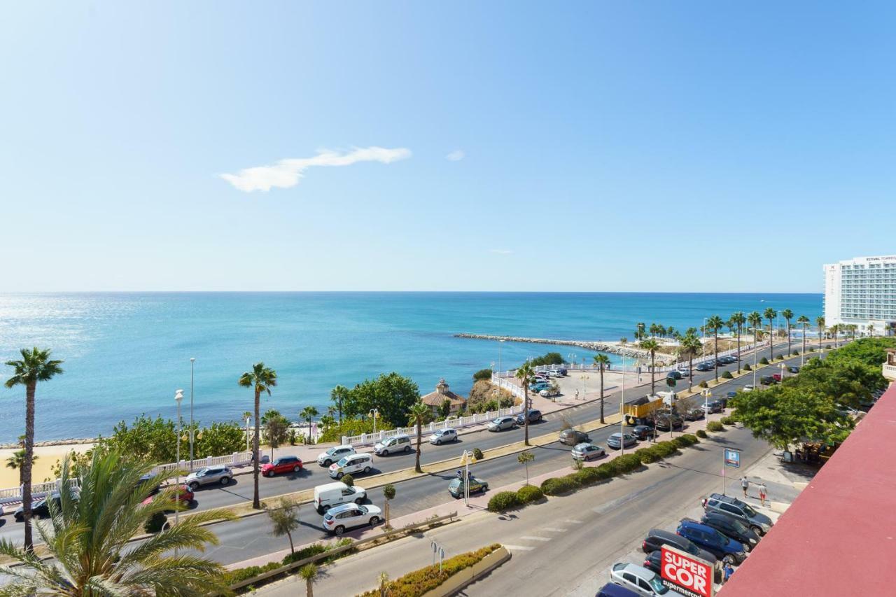 Spacious Beachfront Flat With Sea Views And Private Indoor Parking Benalmádena Buitenkant foto