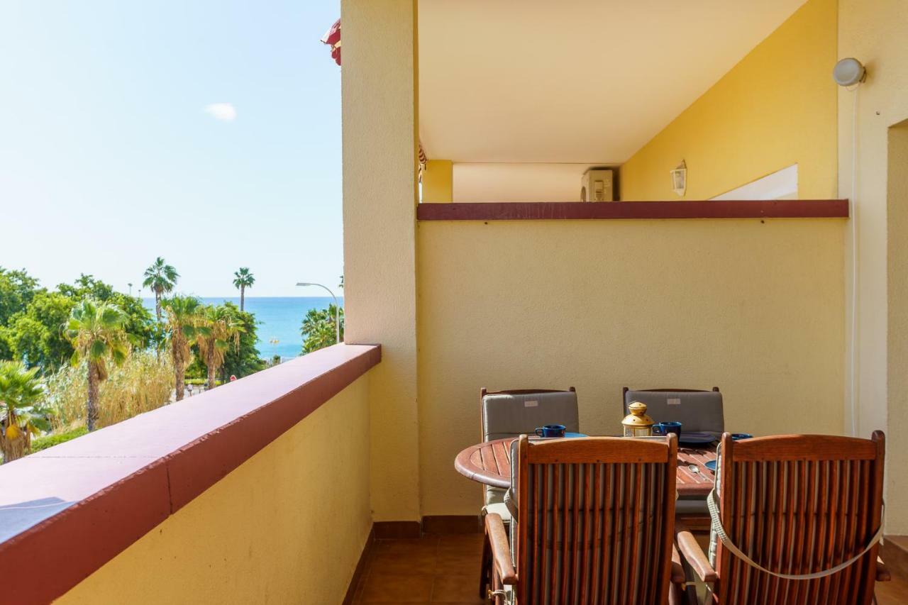 Spacious Beachfront Flat With Sea Views And Private Indoor Parking Benalmádena Buitenkant foto