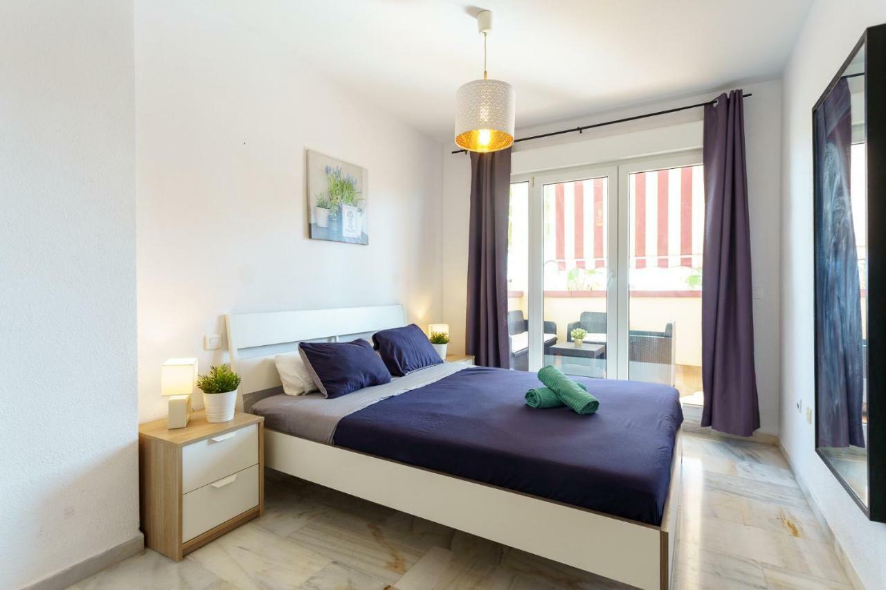 Spacious Beachfront Flat With Sea Views And Private Indoor Parking Benalmádena Buitenkant foto