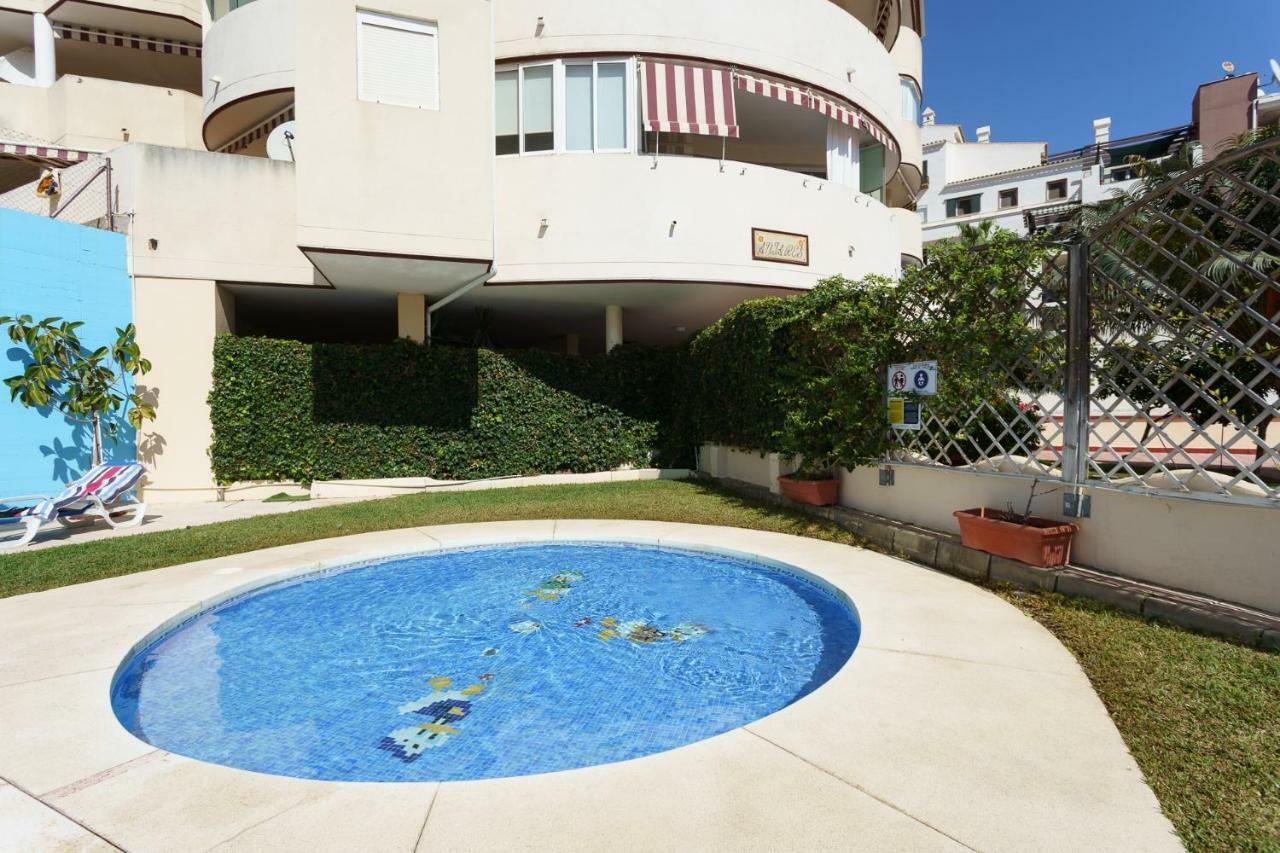 Spacious Beachfront Flat With Sea Views And Private Indoor Parking Benalmádena Buitenkant foto
