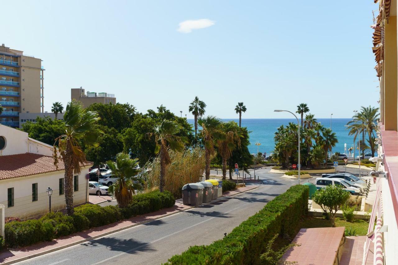 Spacious Beachfront Flat With Sea Views And Private Indoor Parking Benalmádena Buitenkant foto
