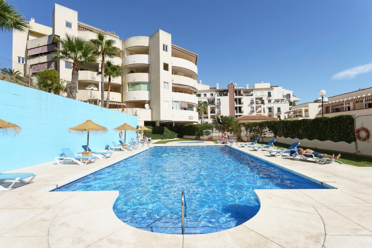 Spacious Beachfront Flat With Sea Views And Private Indoor Parking Benalmádena Buitenkant foto