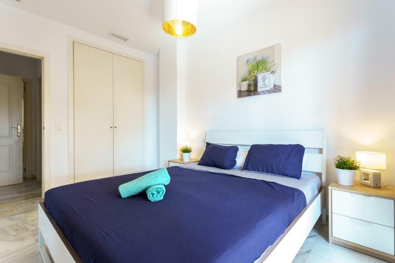 Spacious Beachfront Flat With Sea Views And Private Indoor Parking Benalmádena Buitenkant foto