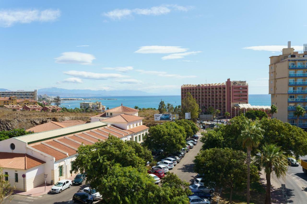 Spacious Beachfront Flat With Sea Views And Private Indoor Parking Benalmádena Buitenkant foto