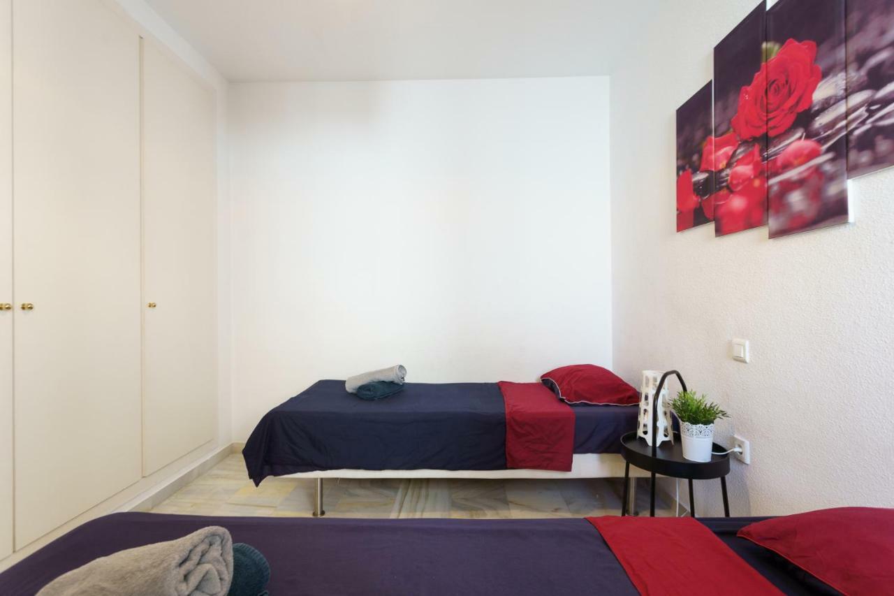 Spacious Beachfront Flat With Sea Views And Private Indoor Parking Benalmádena Buitenkant foto